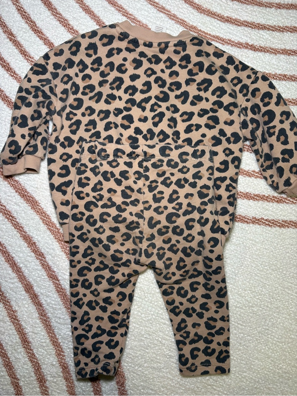 Bundle for free shipping. H&M Baby Leopard Matching Set - Picture 6 of 6